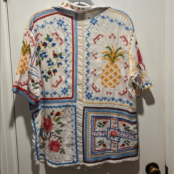 FARM RIO embroidered cross stitch grandma button down top - Picture 10 of 11